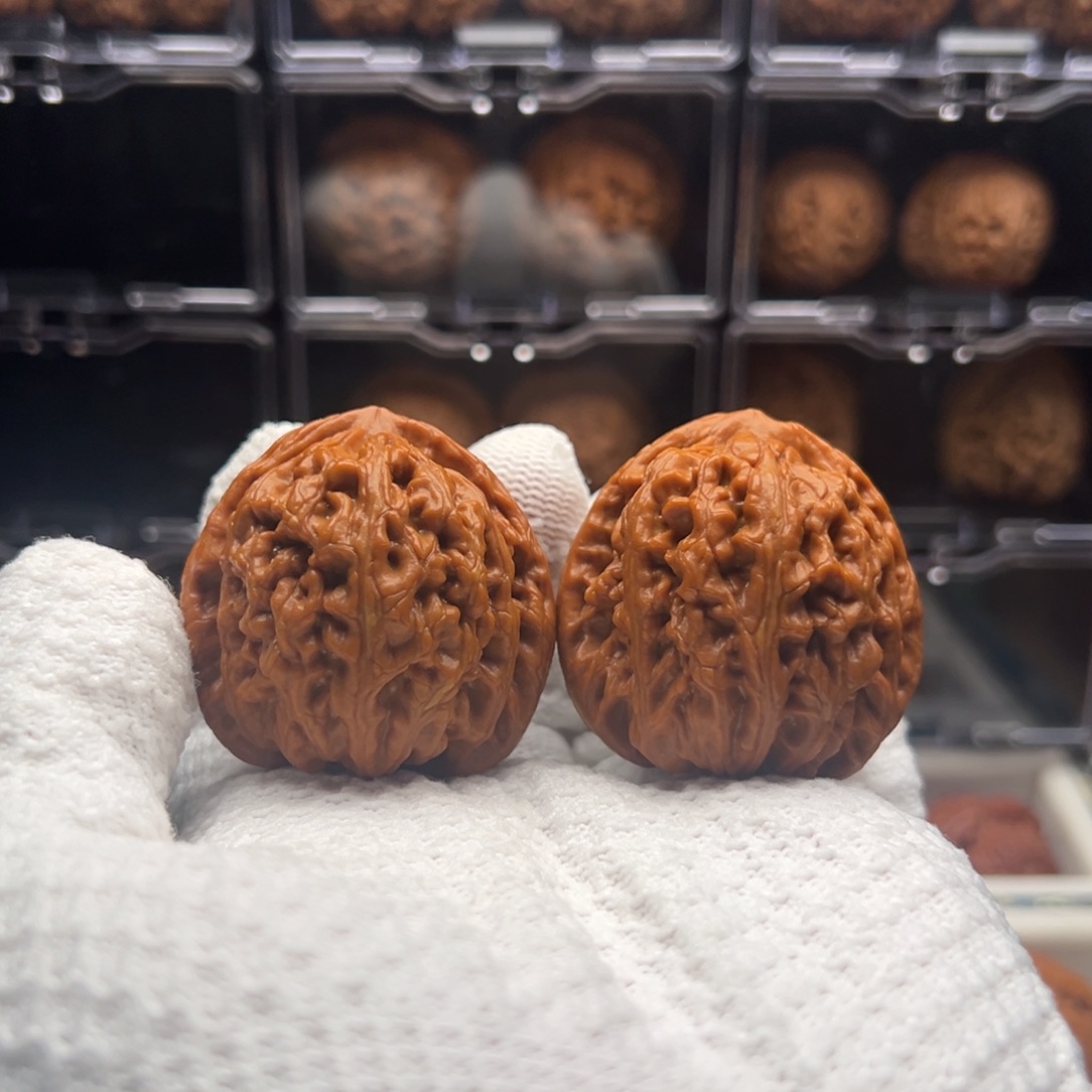 文玩核桃把件红锦鲤43