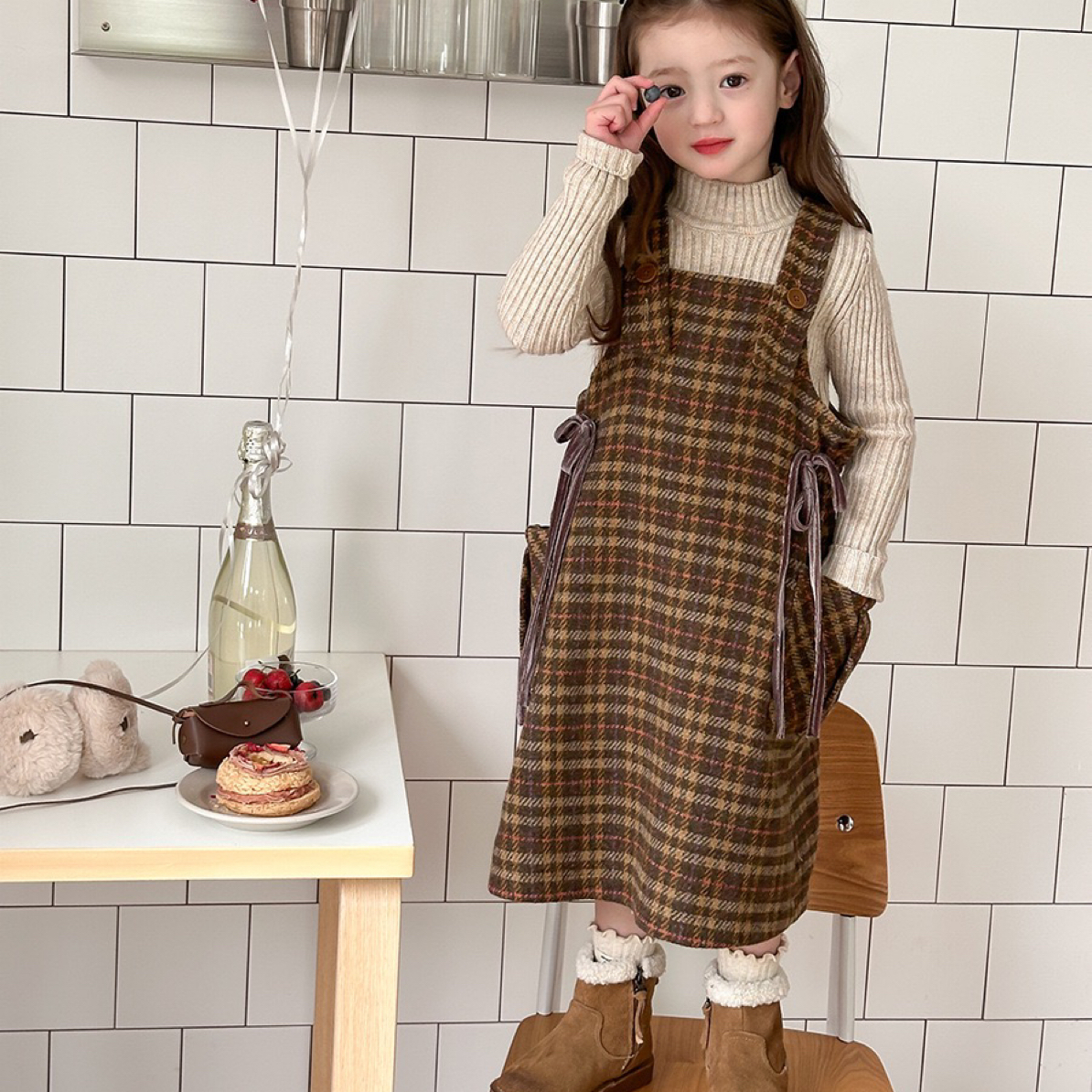 拉萨发货 秋冬女童洋气连衣裙儿童加厚加绒羊毛格子背带裙英伦风