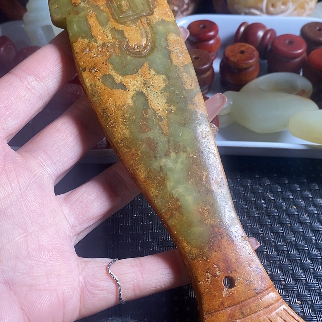 岫玉未镶嵌珠宝奇石