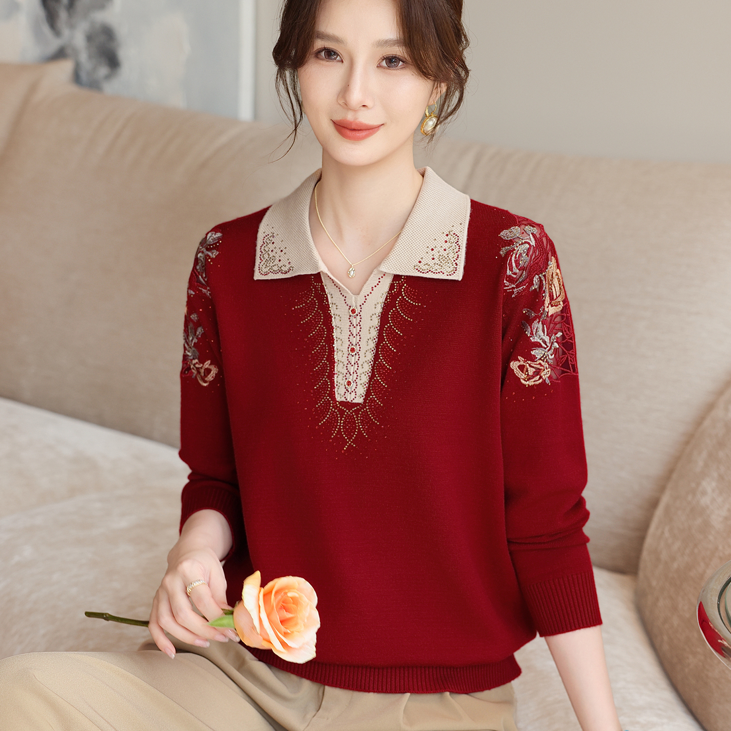 妈妈秋装2025新款时尚翻领上衣服薄款毛衣中老年女装洋气打底小衫
