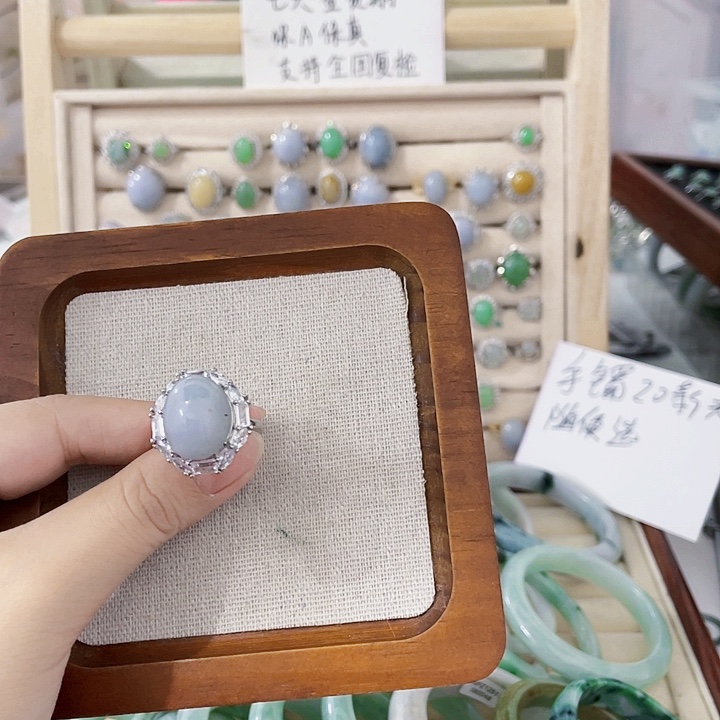 翡翠未镶嵌颈饰天然翡翠Ａ货