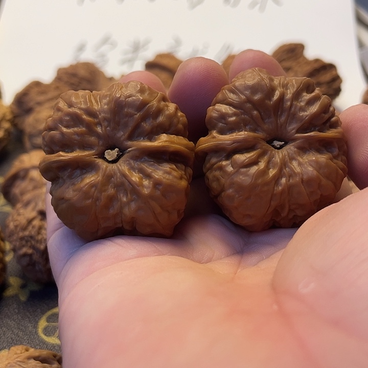 依***赖文玩核桃吊坠哇哇