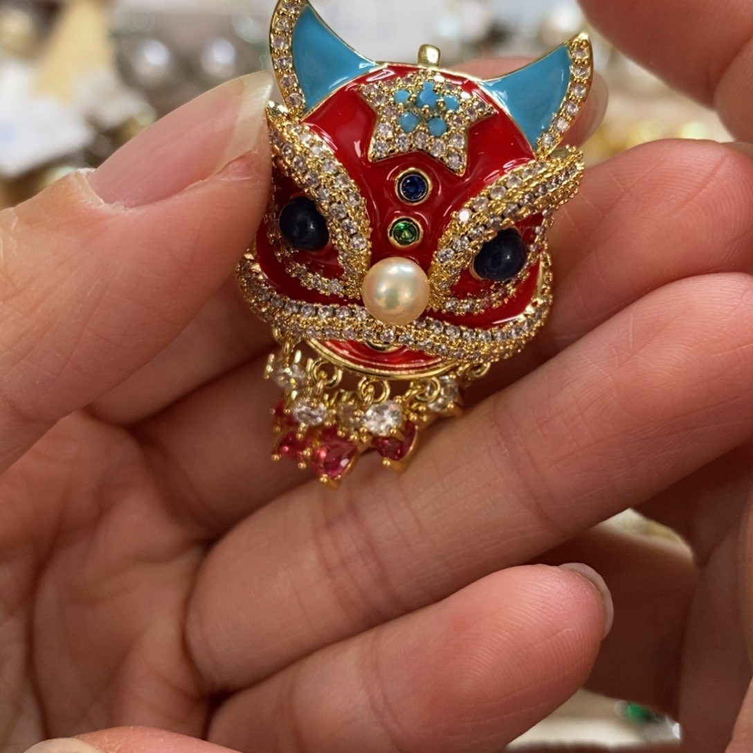 海水珍珠胸饰合金