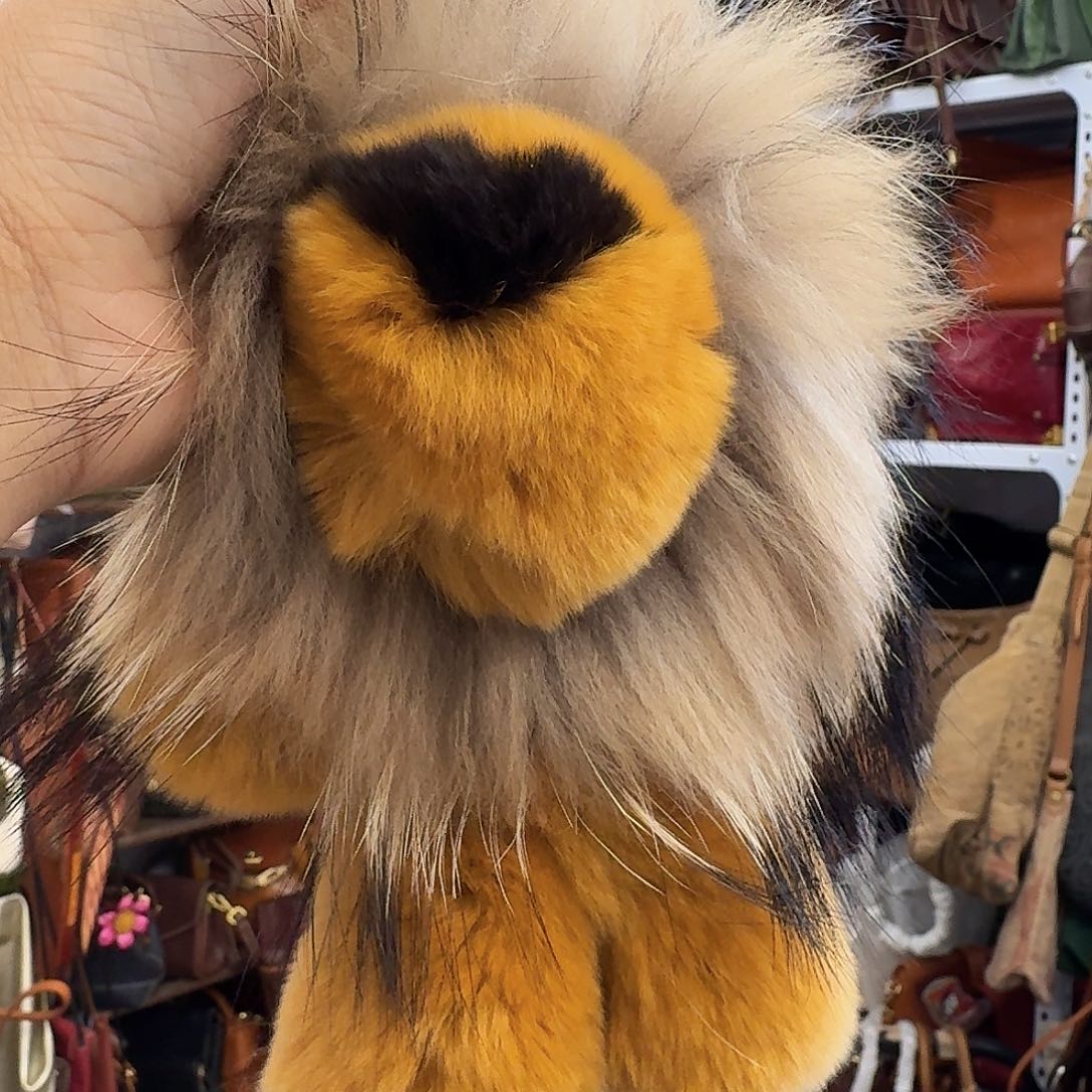 头层牛皮黄色狮子