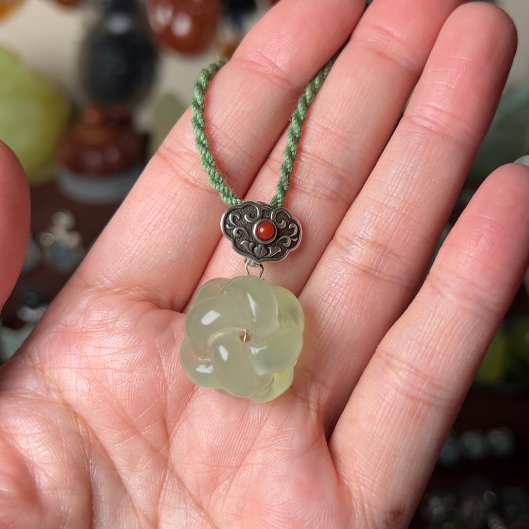 蛇纹石玉吊坠(不含链)未镶嵌