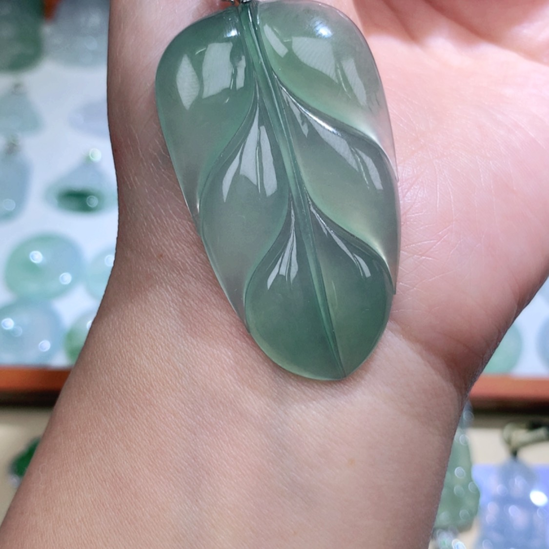 【闪购商品】翡翠颈饰18K金镶嵌叶子