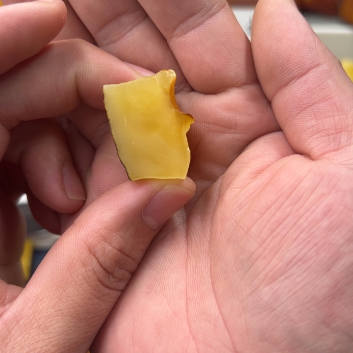 三***.定制琥珀未镶嵌蜜蜡珠子