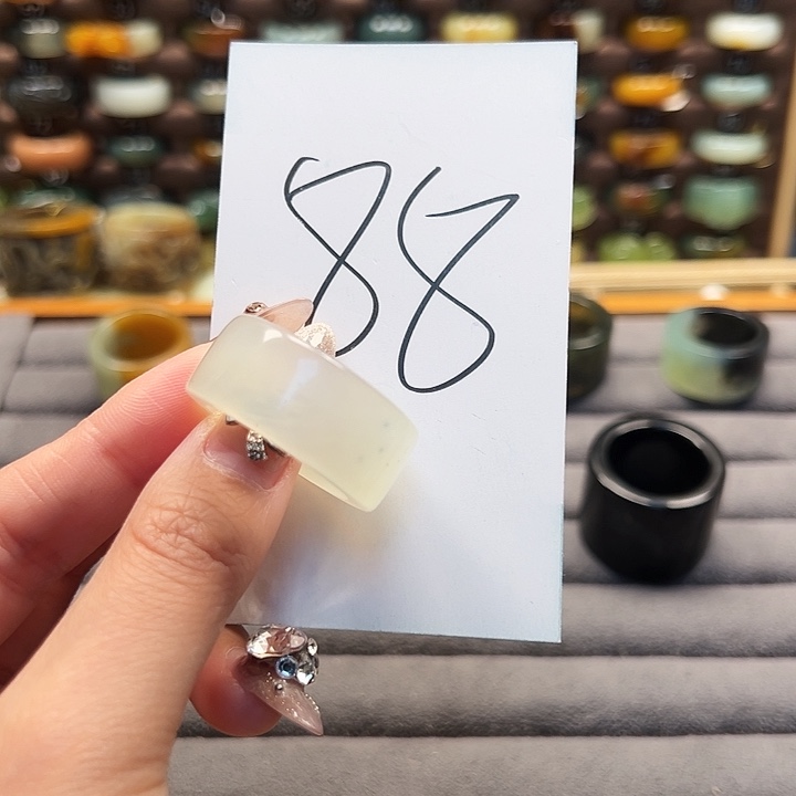 蛇纹石玉戒指未镶嵌