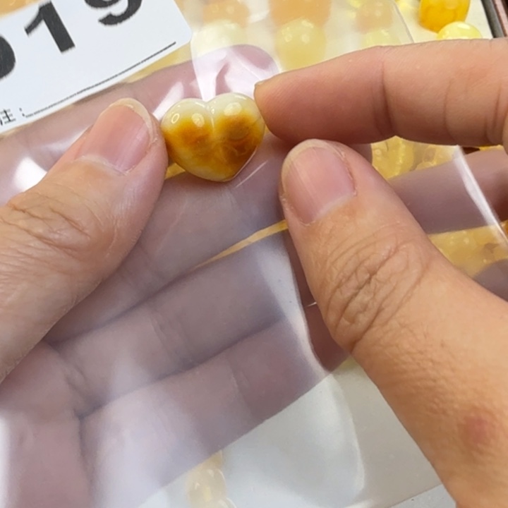 琥珀未镶嵌手链屁桃配饰