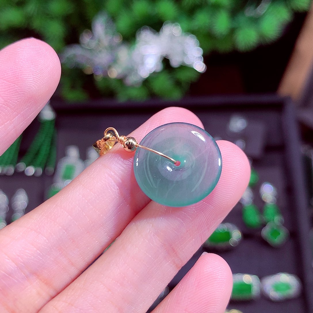 颈饰未镶嵌翡翠天然