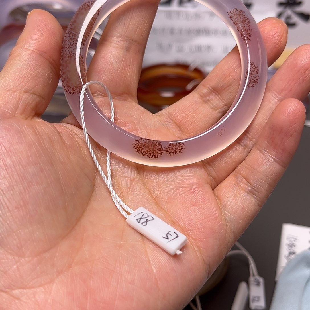 手镯玛瑙/玉髓未镶嵌57-17，卡灯牌漏10元