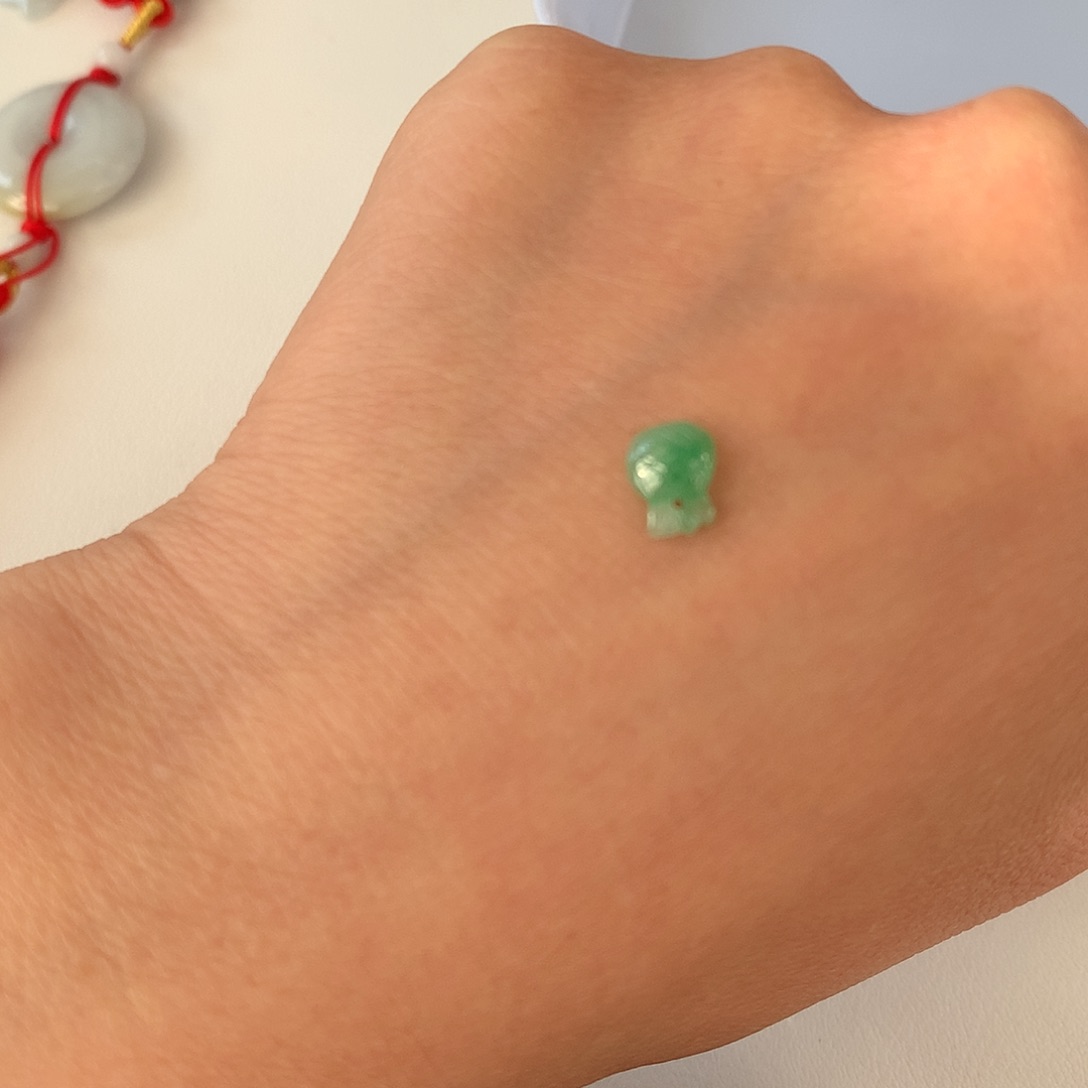 翡翠颈饰未镶嵌亚***?菠萝