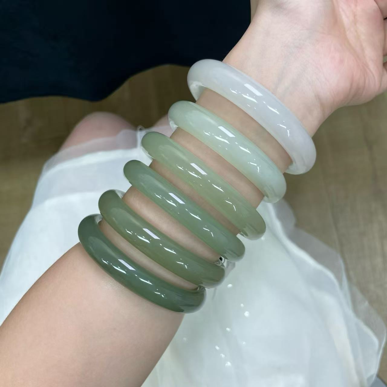 天然和田玉手镯正品多样性拍一发一（勿拍）