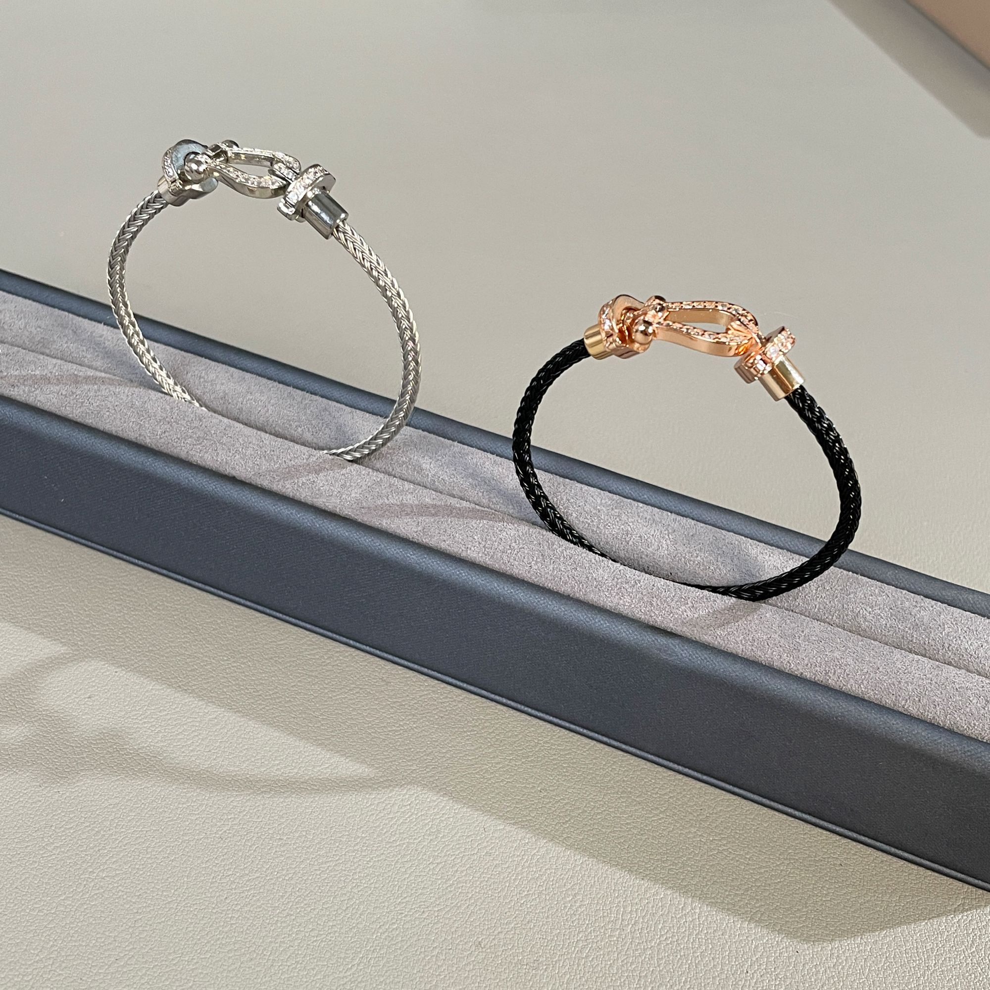 铜合金莫桑石手链 设计师款轻奢高定莫桑灰绳黑绳手链