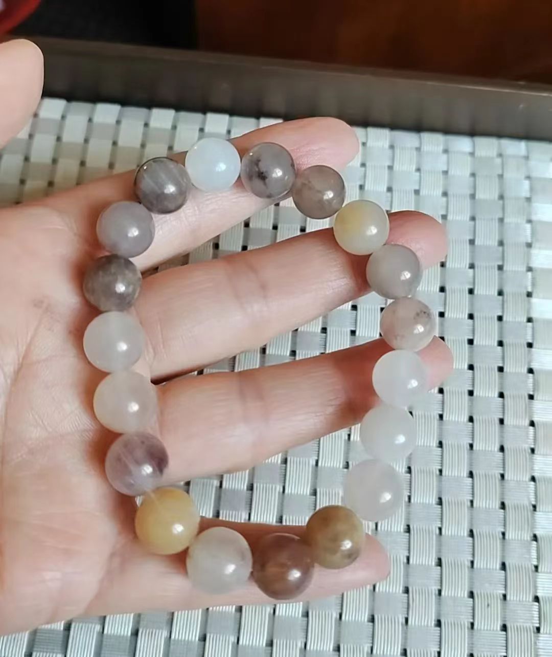 天然新疆金丝玉手串