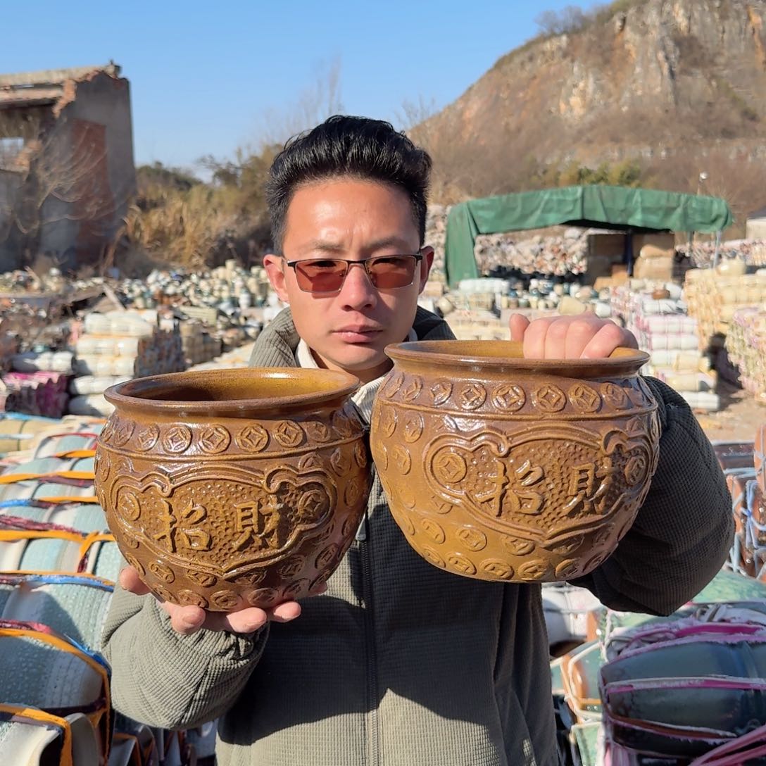 紫砂花盆口20高18（两个宝盆