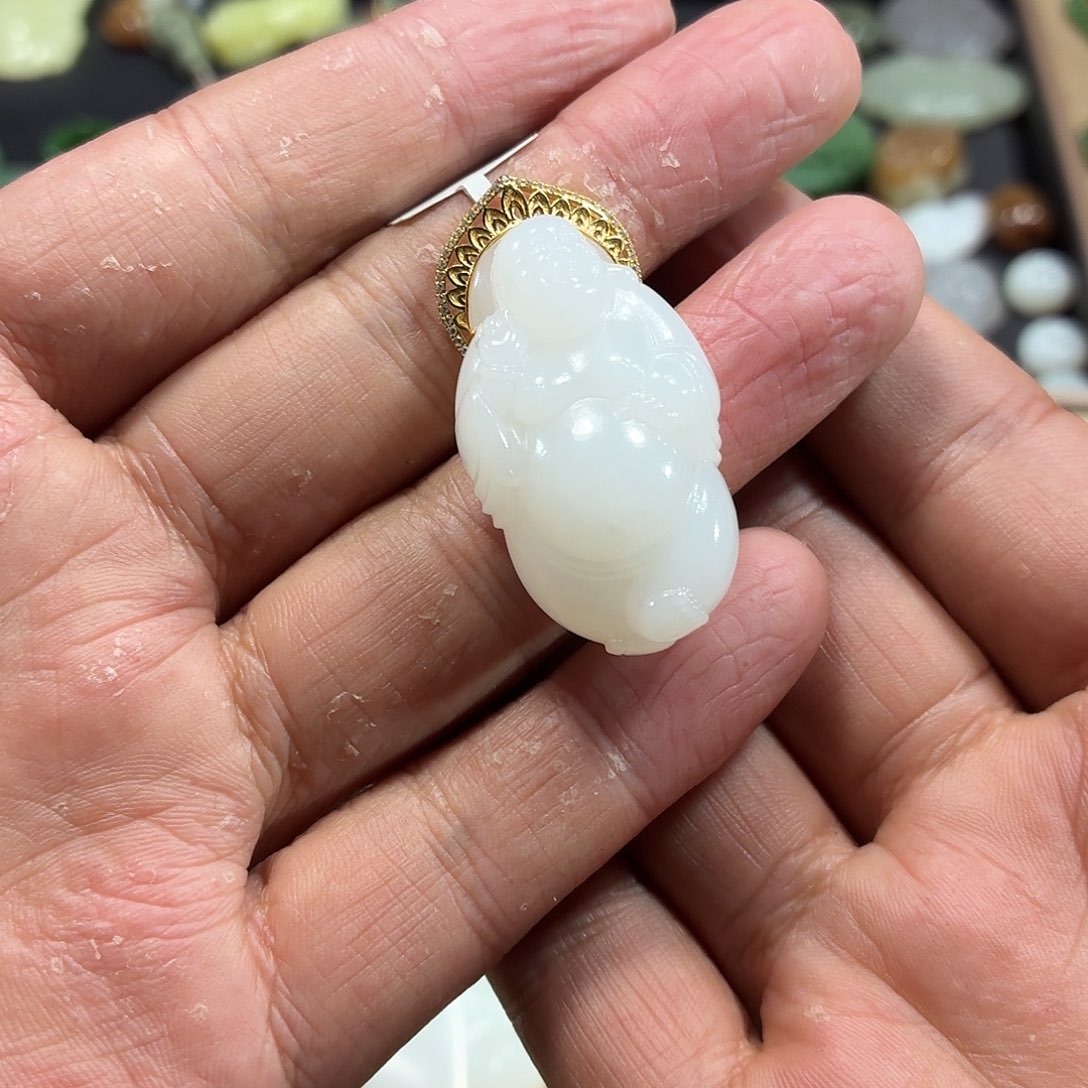 和田玉18K金镶嵌颈饰