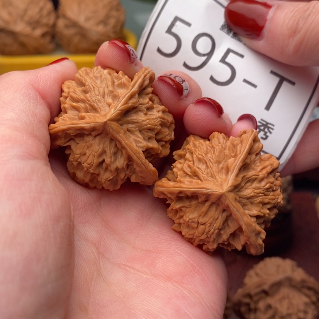 文玩核桃把件盘山奔37