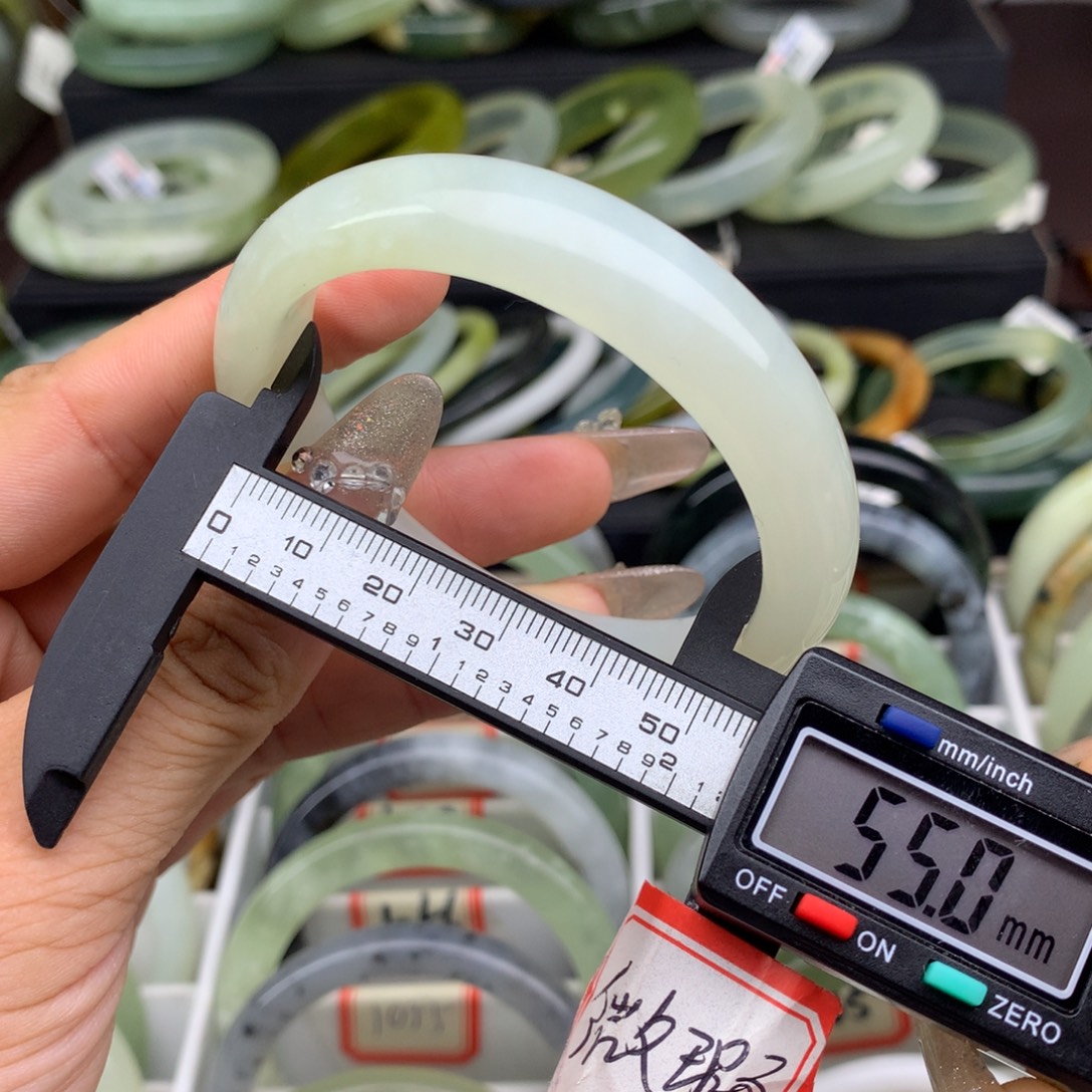未镶嵌蛇纹石玉手镯1061