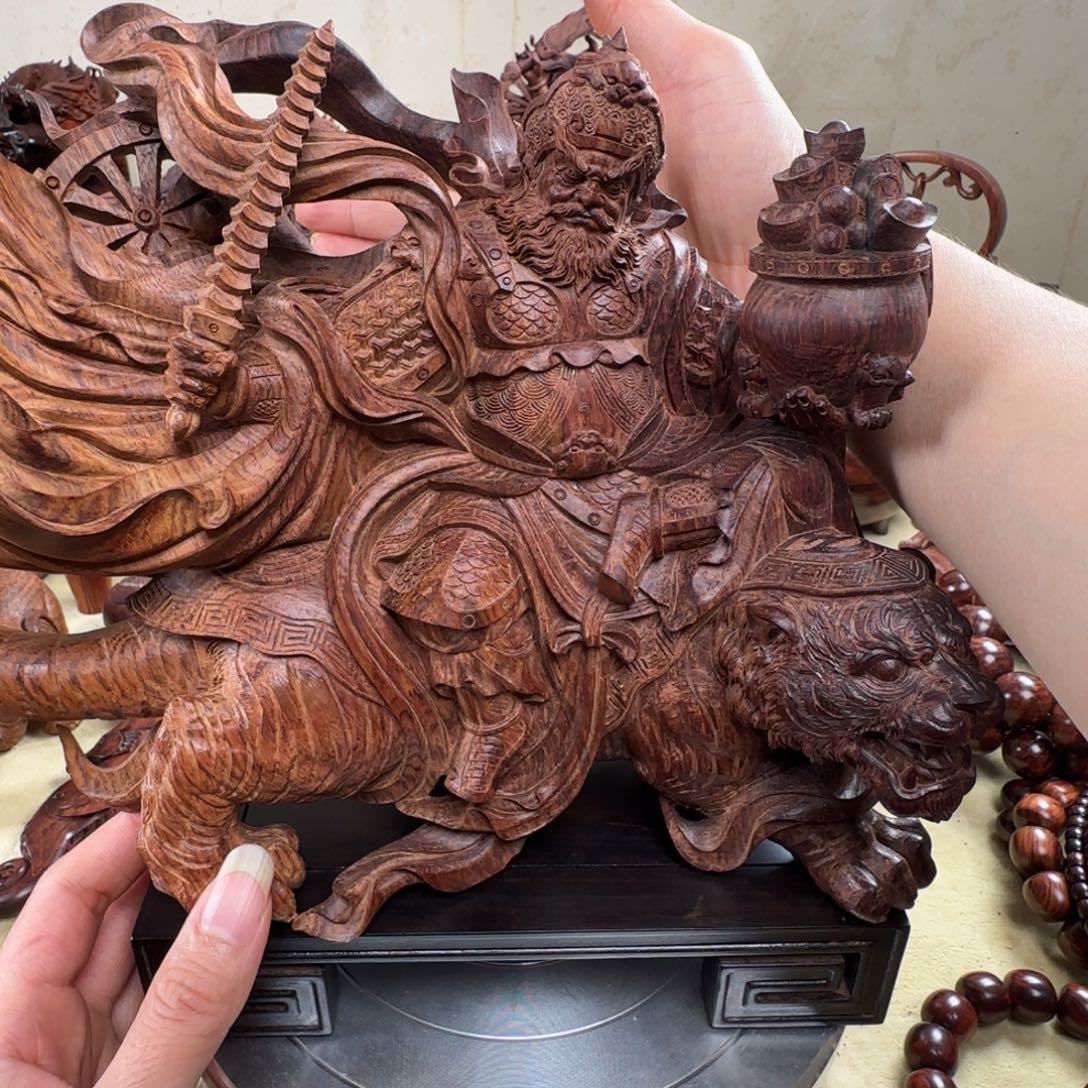 钱***，黄花梨/降香黄檀赵公明 摆件品