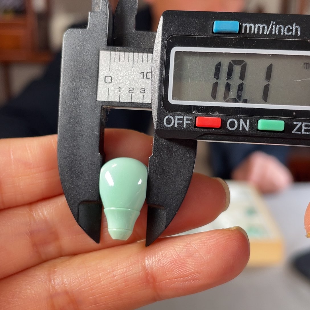 绿松石颈饰未镶嵌