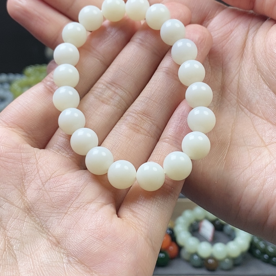 只***你和田玉未镶嵌颈饰