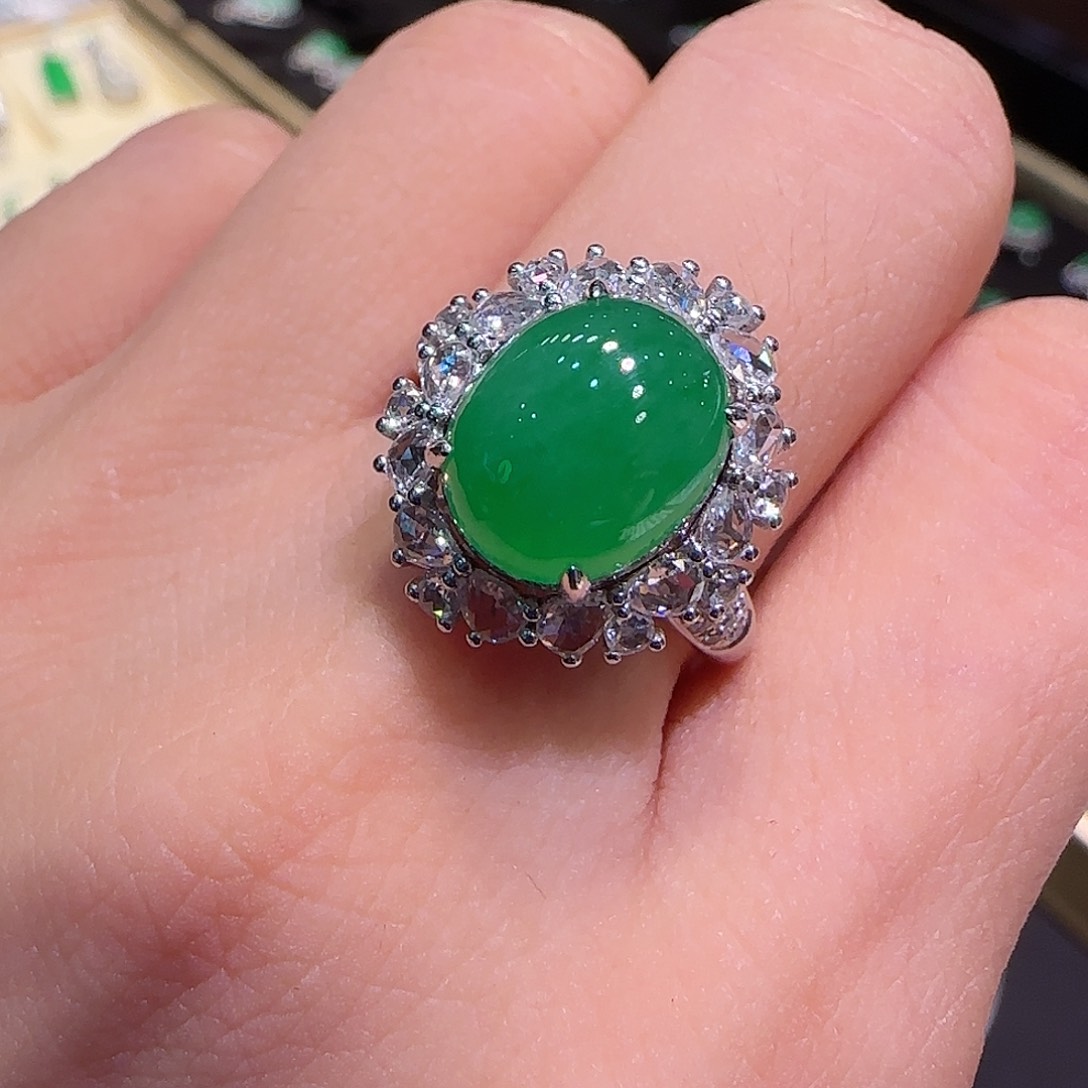 翡翠戒指18K金镶嵌戒指