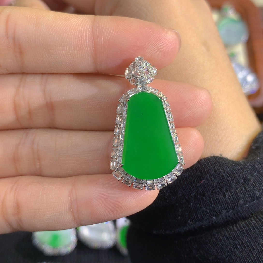 柠***檬翡翠18K金镶嵌颈饰分单2（45800付完）