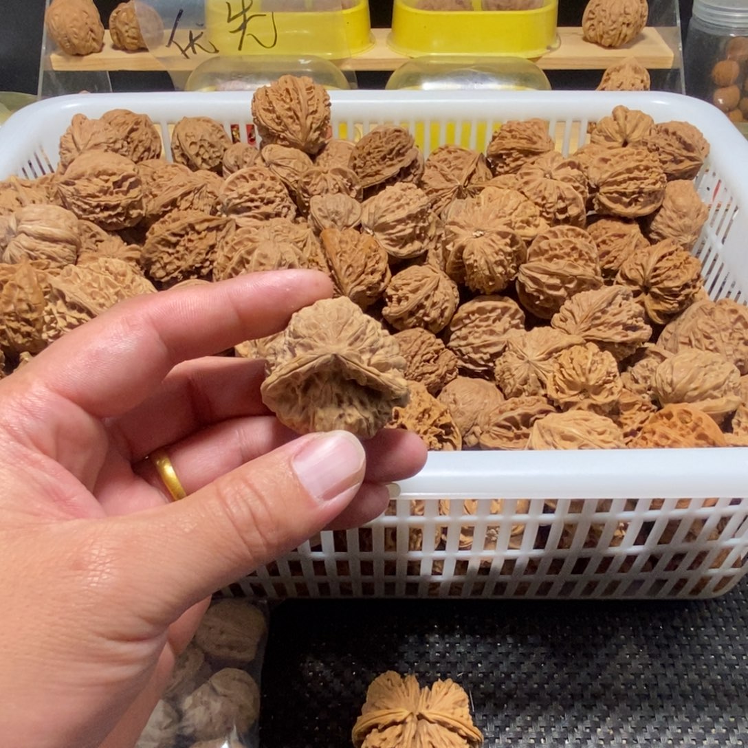 奉***n文玩核桃吊坠核桃异形