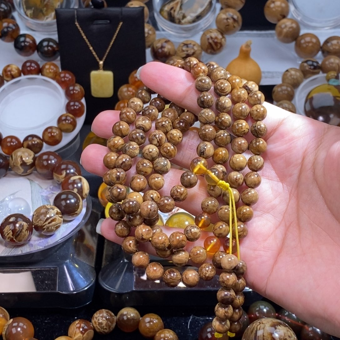 琥珀未镶嵌珠宝奇石