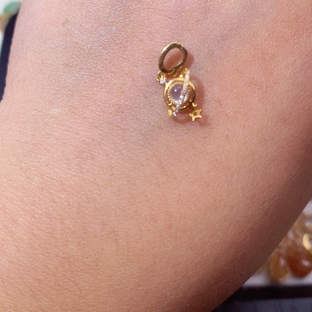 玉***货翡翠18K金镶嵌颈饰1111