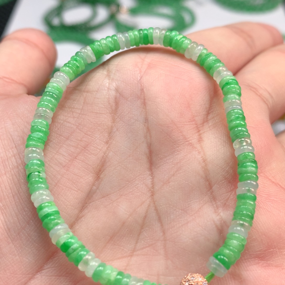 翡翠手链未镶嵌翡翠