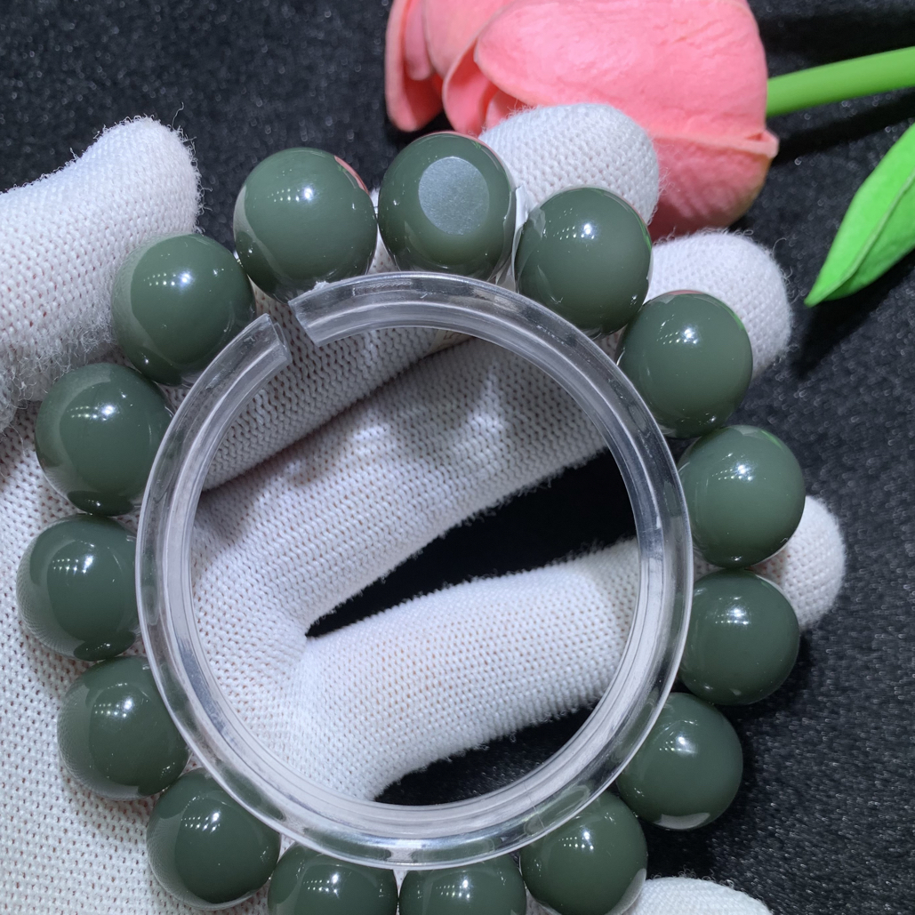 新疆和田玉沙枣青手串珠径15mm