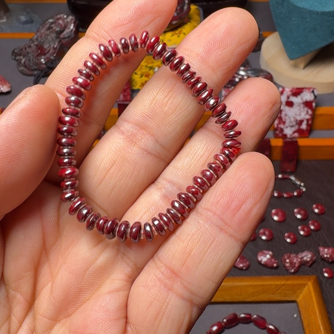 天然辰砂原矿手串