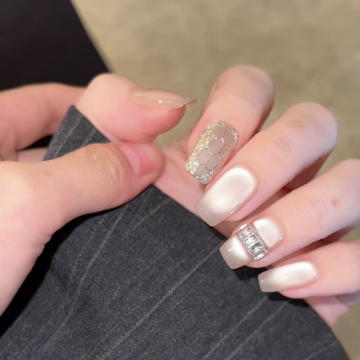 TugeNail“反转巴黎”高定蛇年美甲显白宝丽蛇头锆石穿戴美甲TGXX