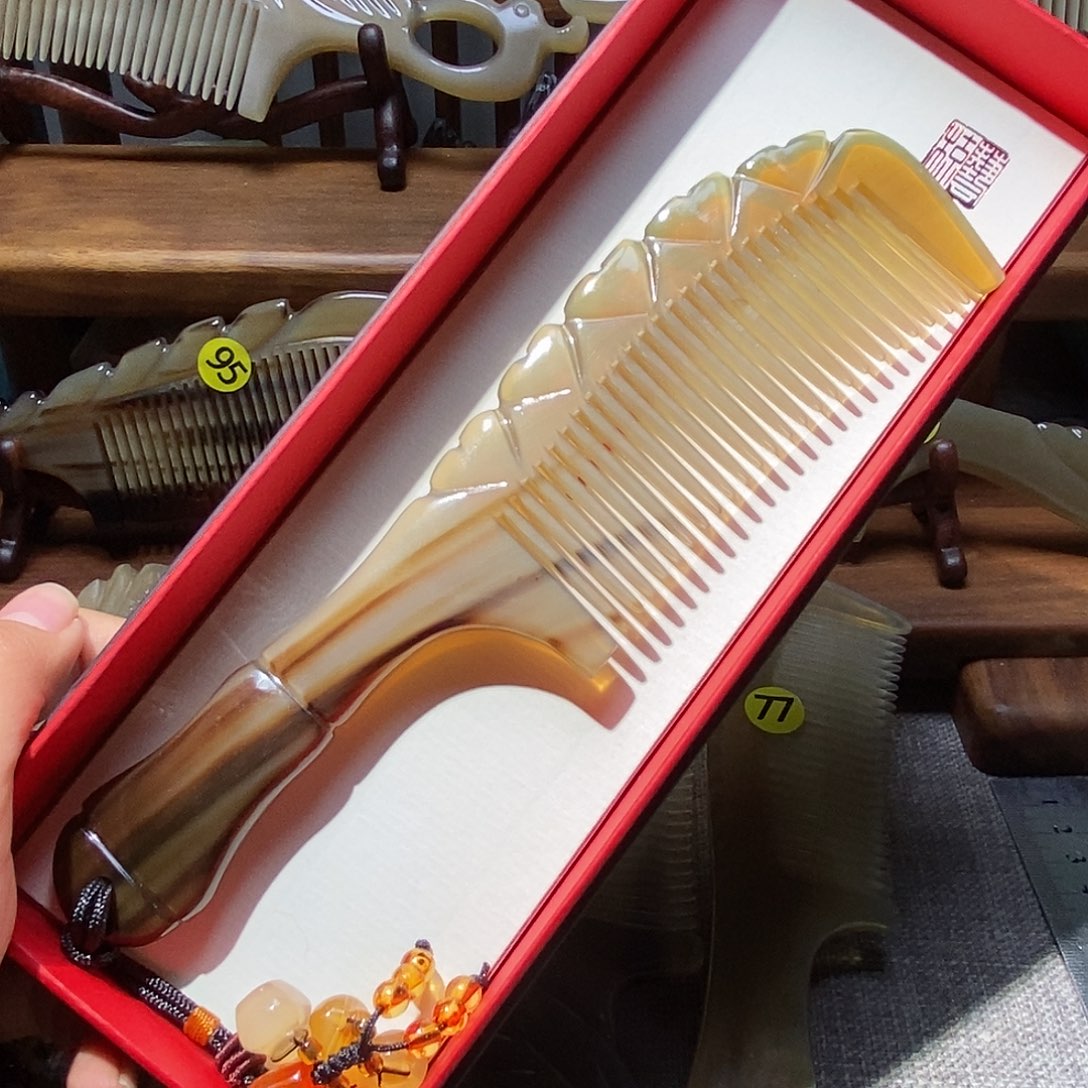 093 枫叶牛角梳牛角梳