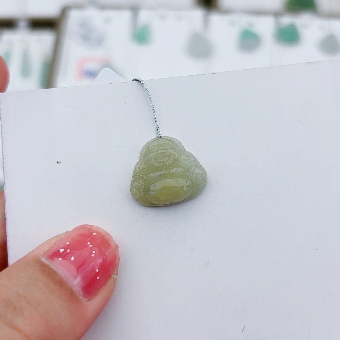 翡翠颈饰未镶嵌默**爱佛公