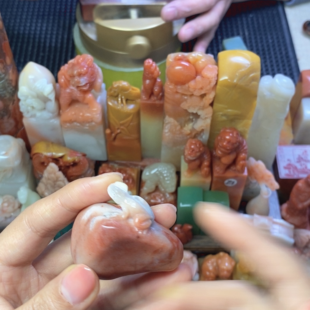 寿山石印石呱呱来财