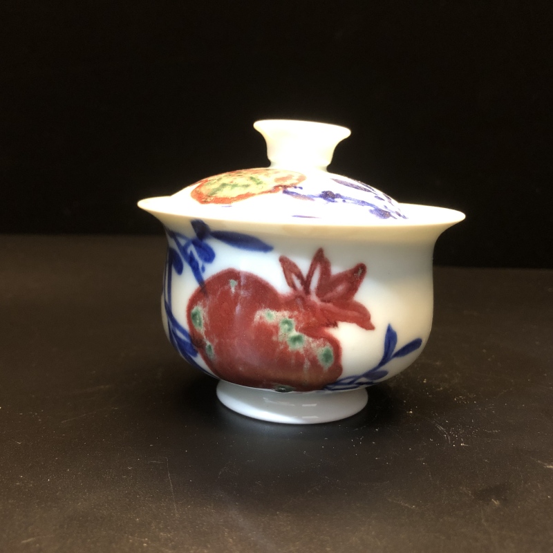 12.12/N200230/00275/东客/釉里红石榴盖碗/口径9.2/高5.8/140cc