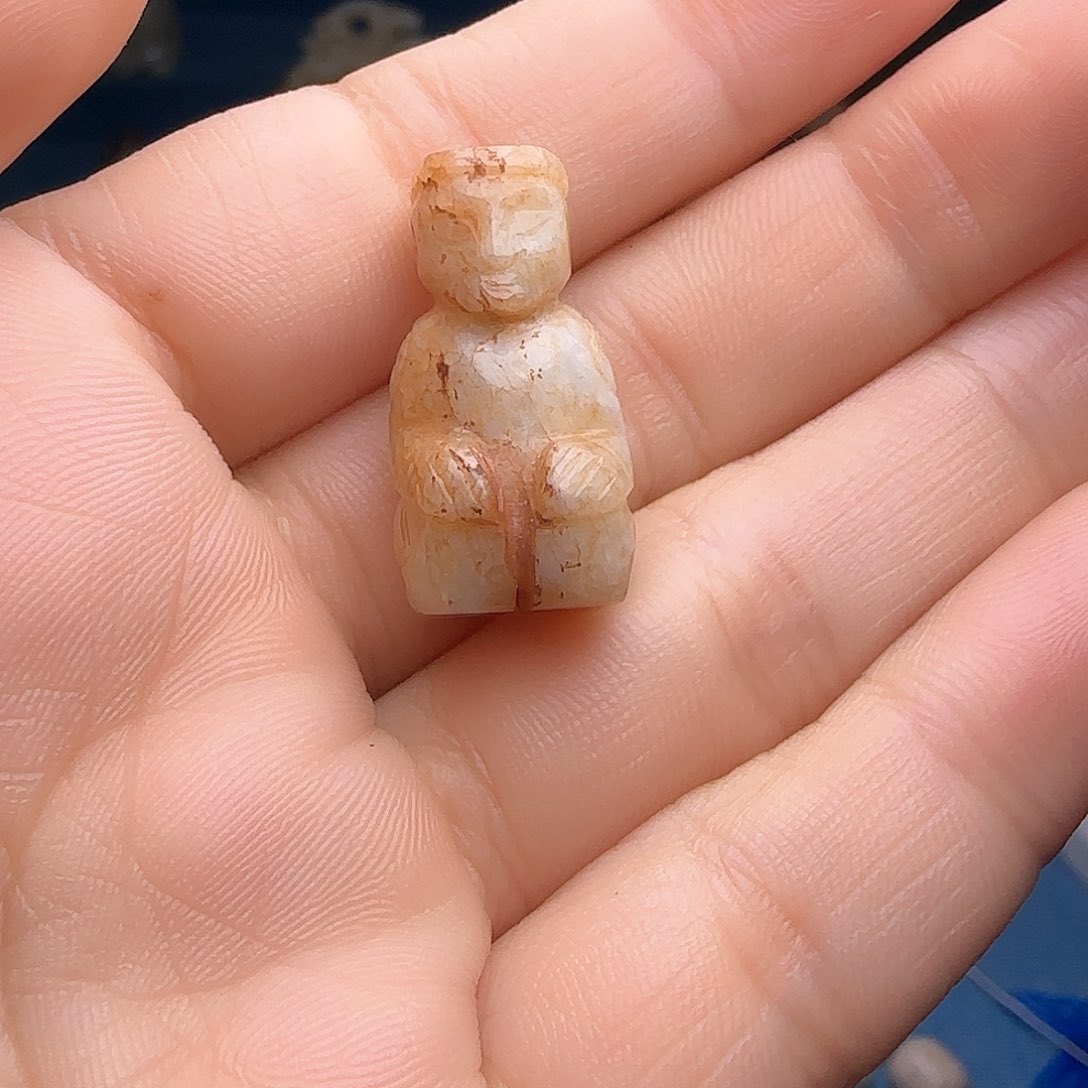 和田玉颈饰未镶嵌路*