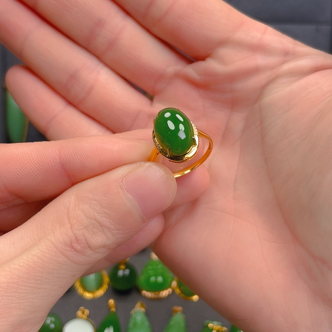 和田玉（碧玉）18K金镶嵌戒指