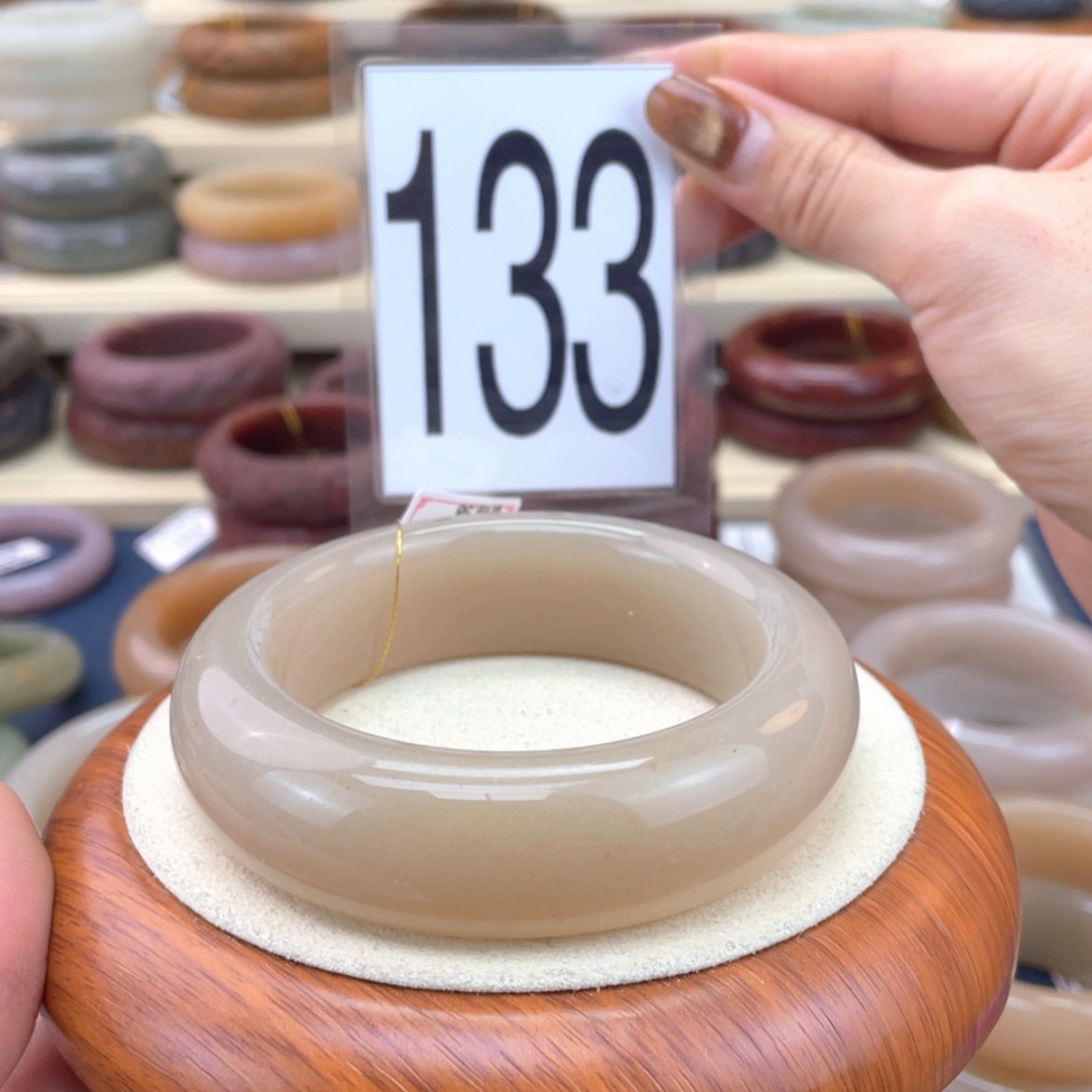 【闪购商品】石英质玉手镯未镶嵌