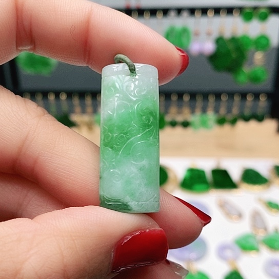 翡翠颈饰未镶嵌飘****你挂件