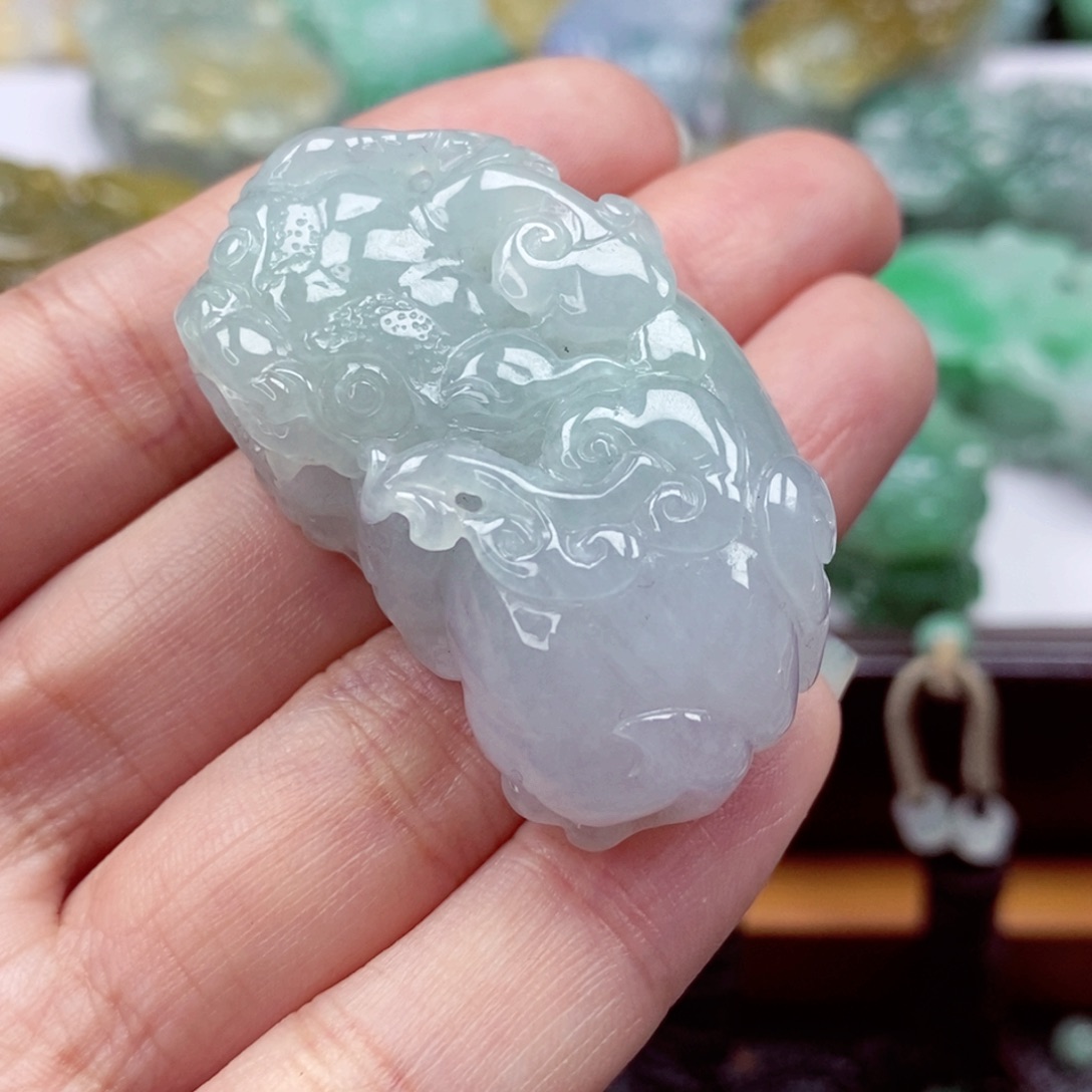 翡翠颈饰未镶嵌翡翠