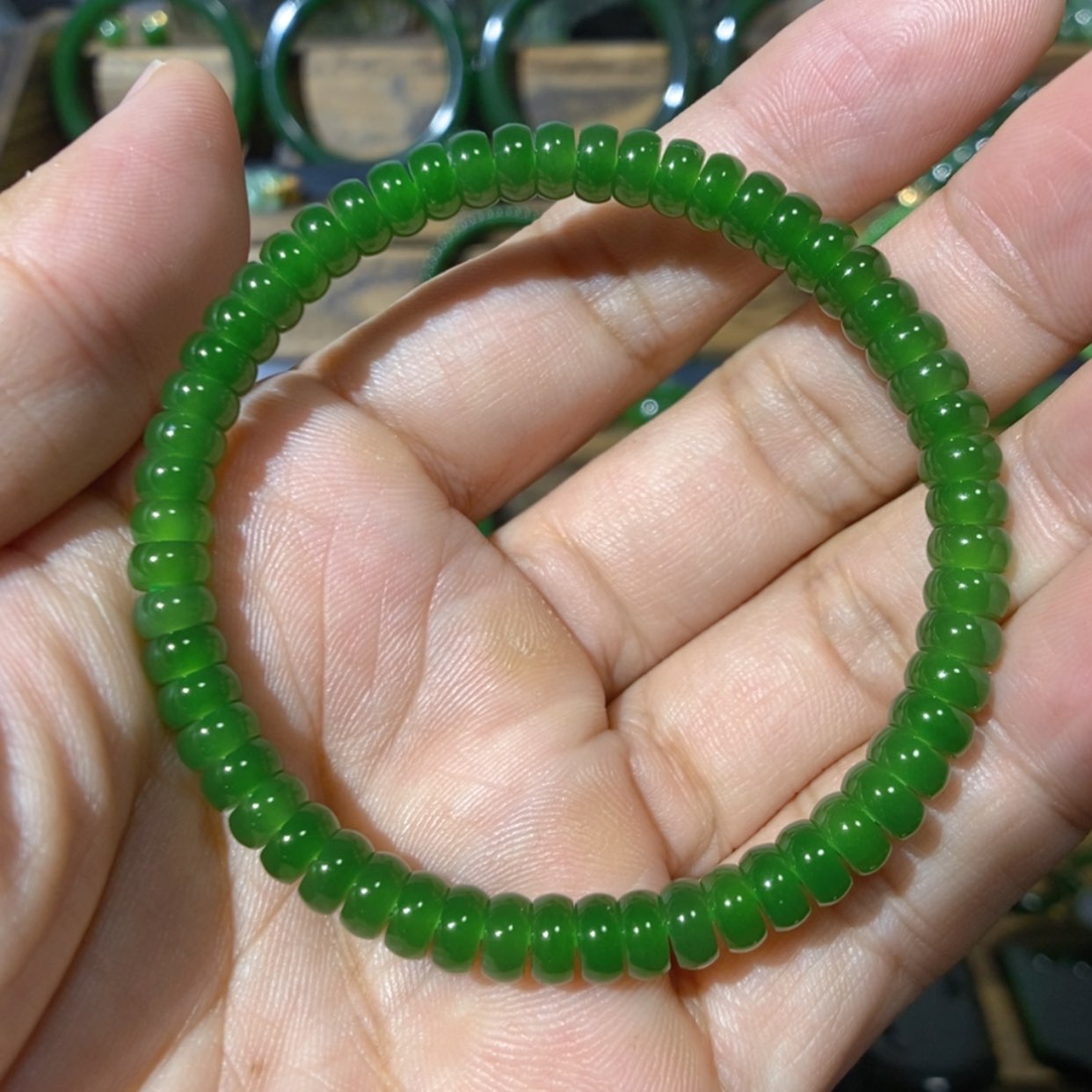 【闪购商品】吊坠(不含链)未镶嵌和田玉俄七阳绿手串 6