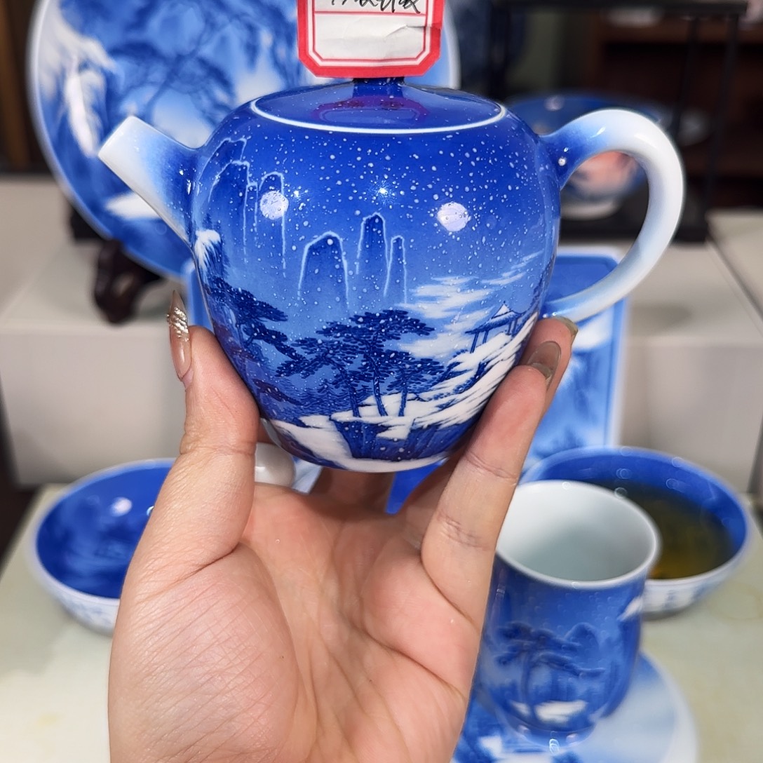 青花山水雪景手工壶