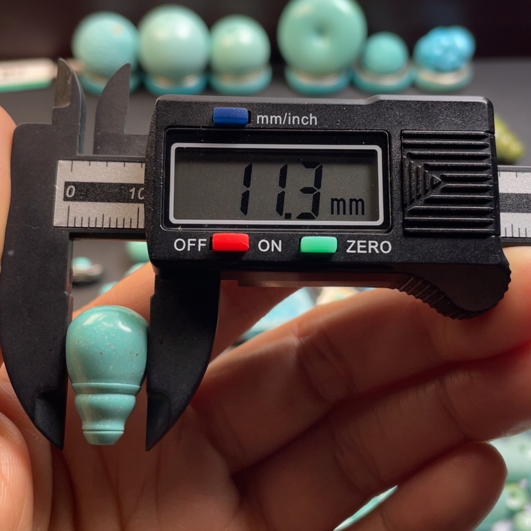 绿松石颈饰未镶嵌