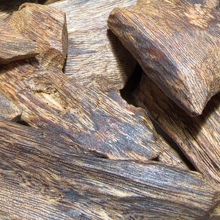 沉香手把件海南老白棋块料50克