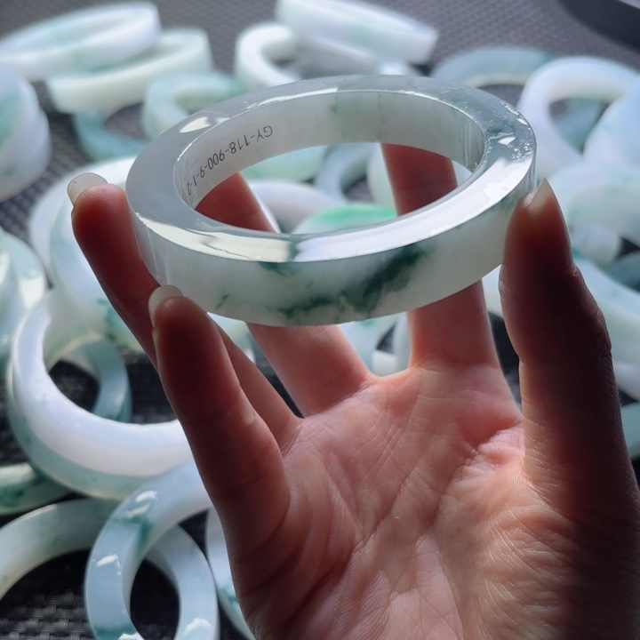 暖****定制翡翠未镶嵌不退不换