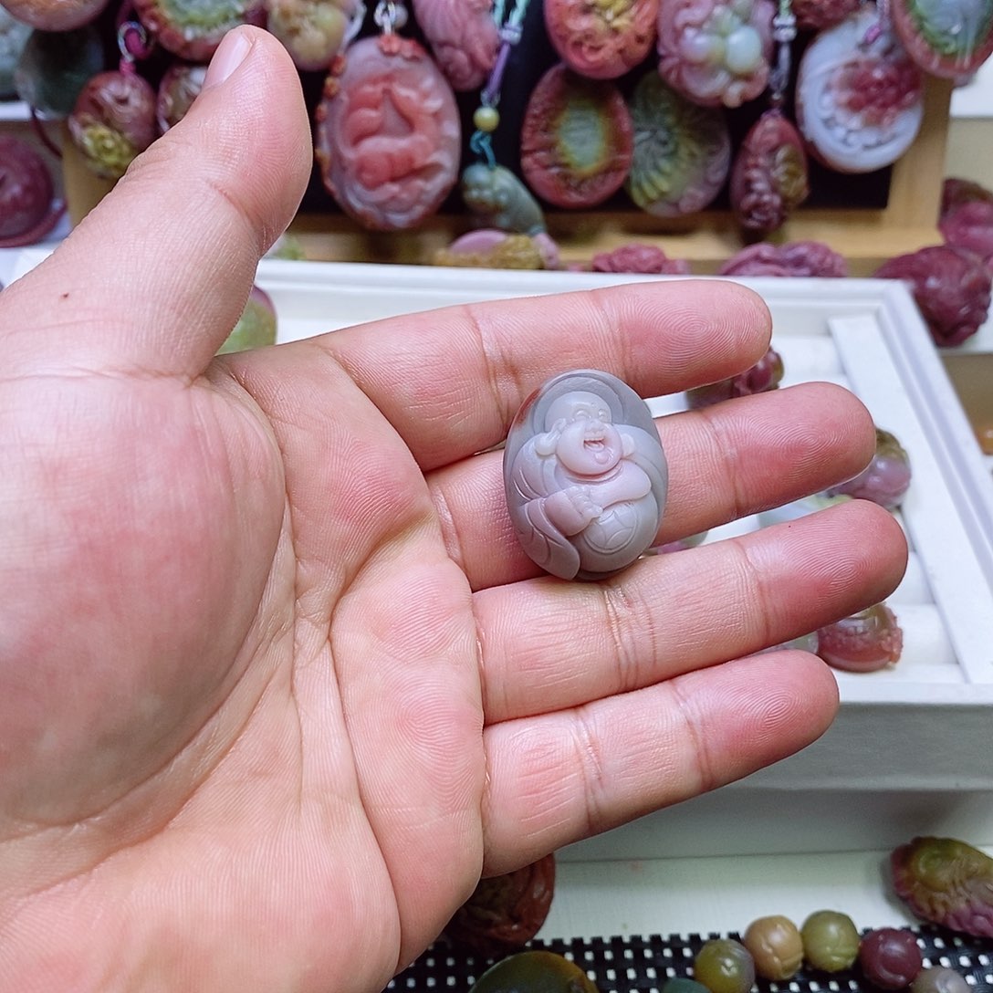 玛瑙/玉髓盐源玛瑙吊坠未镶嵌